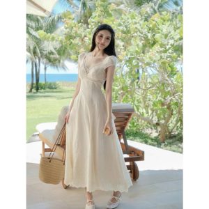 Váy dài nhẹ nhàng xô thêu hoa tiểu thư